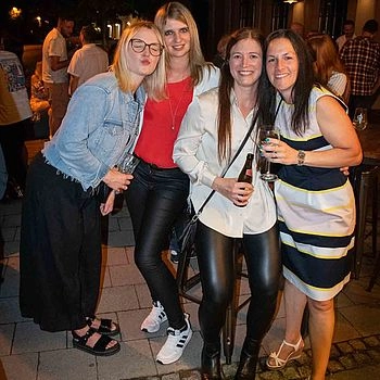 Ein Gruppenfoto von Mitarbeitern.