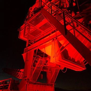 Bagger bei Dunkelheit 