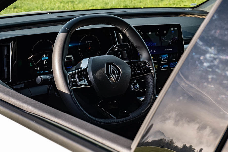 Renault Megane E-Tech Front