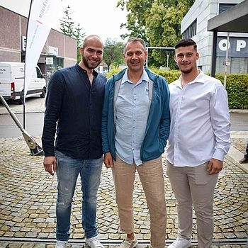 Ein Gruppenfoto von Mitarbeitern.