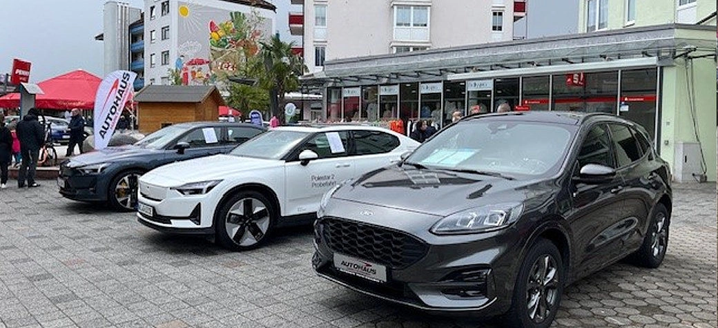 AUTOHAUS MARKT SCHWABEN AUF DER E-AUTOSCHAU IM REZ