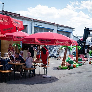 Besucher auf dem Sommerfest in Markt Schwaben 