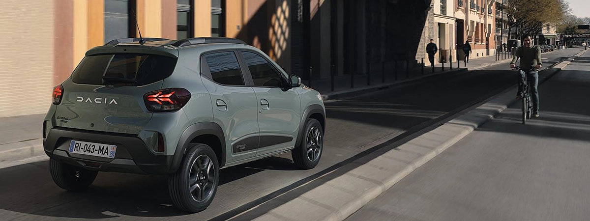 Dacia Spring Electric von hinten