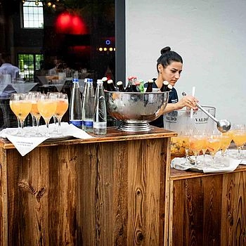 Die Bar mit leckeren Erfrischungsgetränken.