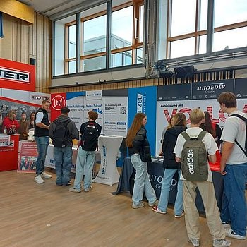 Schüler am Azubistand