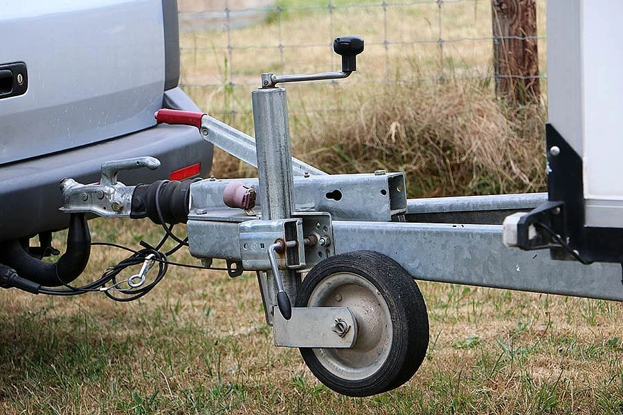 Anhängergespann an Zugfahrzeug