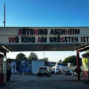 Einfahrt Autokino