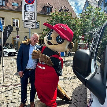 Maskottchen Schraubi bei Memmingen blüht
