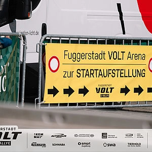 Schild zur Startaufstellung Volt E-Rallye Augsburg